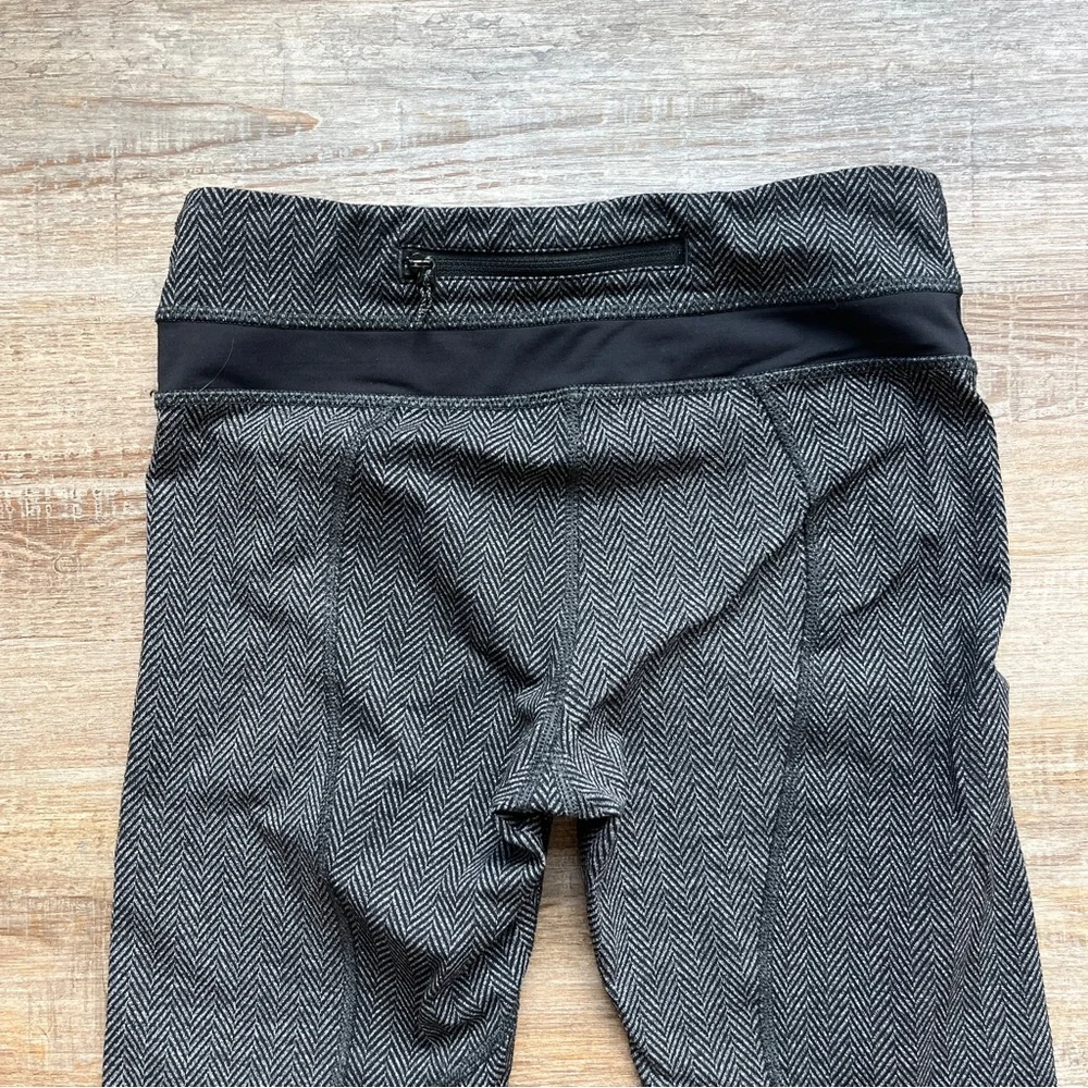 Lululemon Align Cropped Herringbone Leggings 4 EUC 
Gym Workout Activewear - Picture 7 of 9